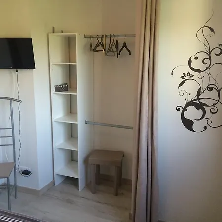 Gite Le Petit Pied-A-Terre La Chapelle-Saint-Sauveur  Exterior foto